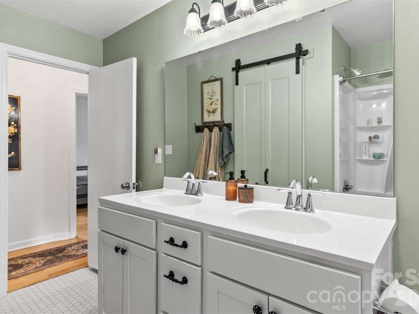158 Baxter Road, Cherryville, NC 28021.  MLS# CAR4402188, YatesRealty ID 36530. 