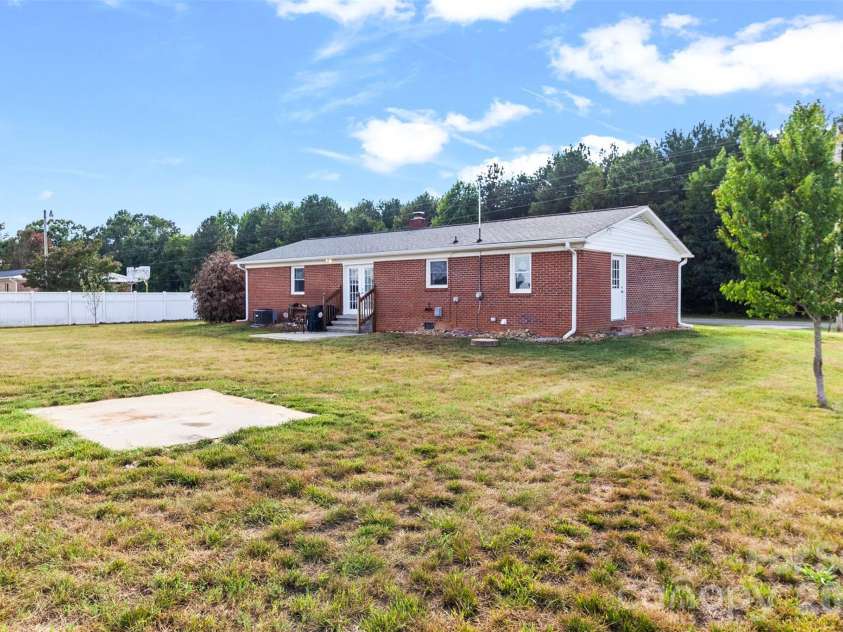 158 Baxter Road, Cherryville, NC 28021.  MLS# CAR4402188, YatesRealty ID 36530. 