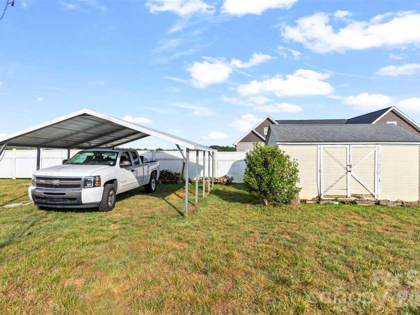 158 Baxter Road, Cherryville, NC 28021.  MLS# CAR4402188, YatesRealty ID 36530. 