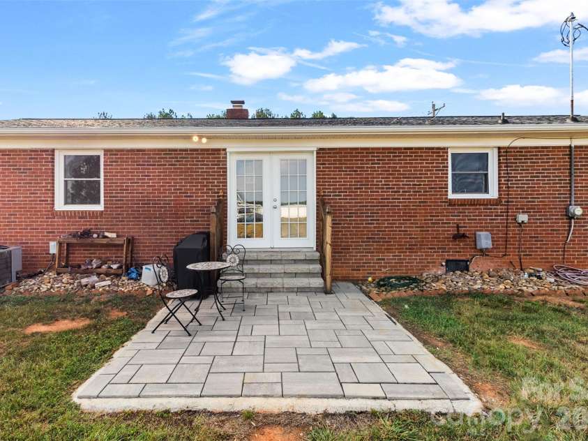 158 Baxter Road, Cherryville, NC 28021.  MLS# CAR4402188, YatesRealty ID 36530. 
