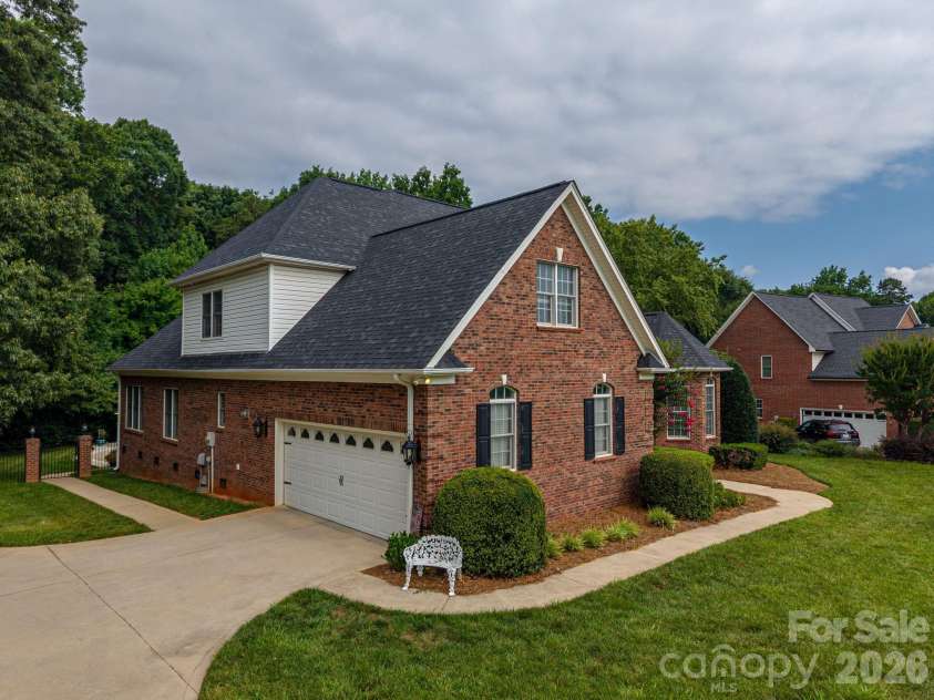 5021 Graystone Estates Drive, Belmont, NC 28012.  MLS# CAR4399399, YatesRealty ID 36531. 