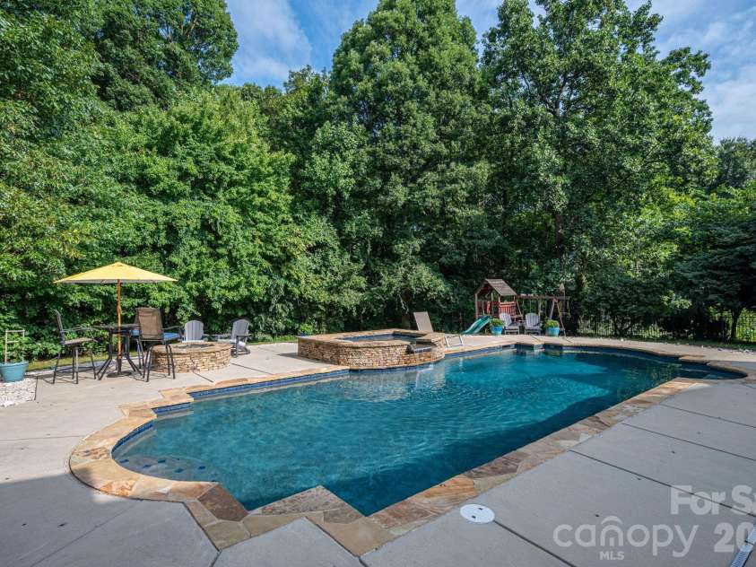 5021 Graystone Estates Drive, Belmont, NC 28012.  MLS# CAR4399399, YatesRealty ID 36531. 