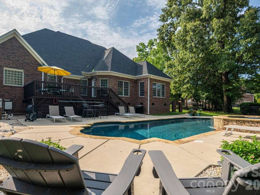 5021 Graystone Estates Drive, Belmont, NC 28012.  MLS# CAR4399399, YatesRealty ID 36531. 