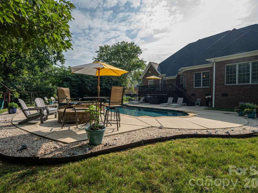 5021 Graystone Estates Drive, Belmont, NC 28012.  MLS# CAR4399399, YatesRealty ID 36531. 
