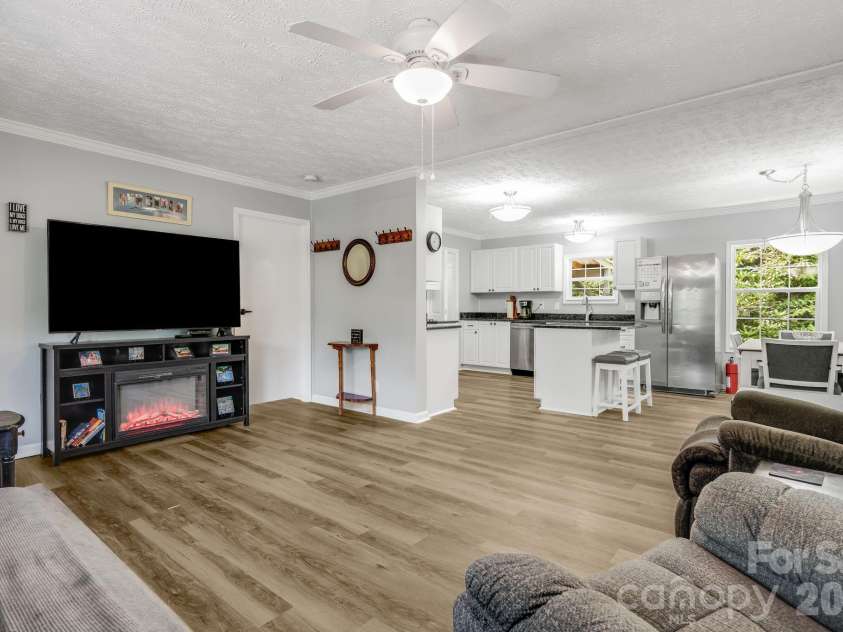 112 Reeves Road, Leicester, NC 28748.  MLS# CAR4392321, YatesRealty ID 36533. 
