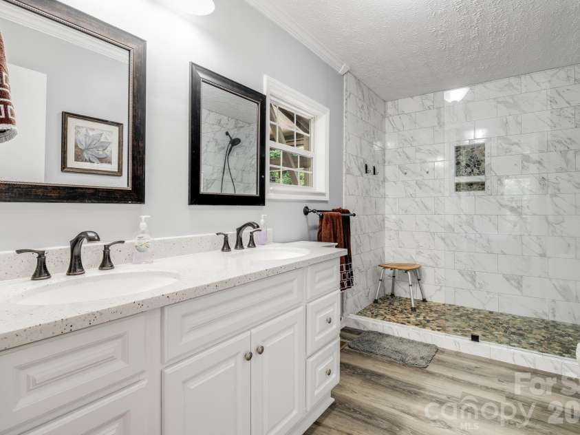 112 Reeves Road, Leicester, NC 28748.  MLS# CAR4392321, YatesRealty ID 36533. 
