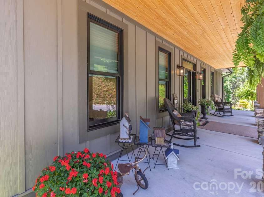 273 Alarka Point, Bryson City, NC 28713.  MLS# CAR4391193, YatesRealty ID 36534. Covered Front Porch