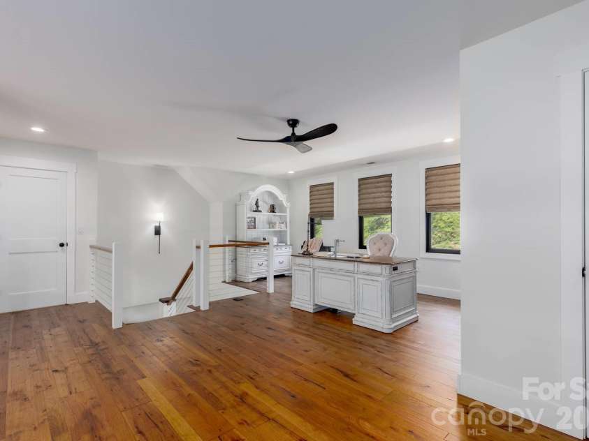 273 Alarka Point, Bryson City, NC 28713.  MLS# CAR4391193, YatesRealty ID 36534. Loft/Office