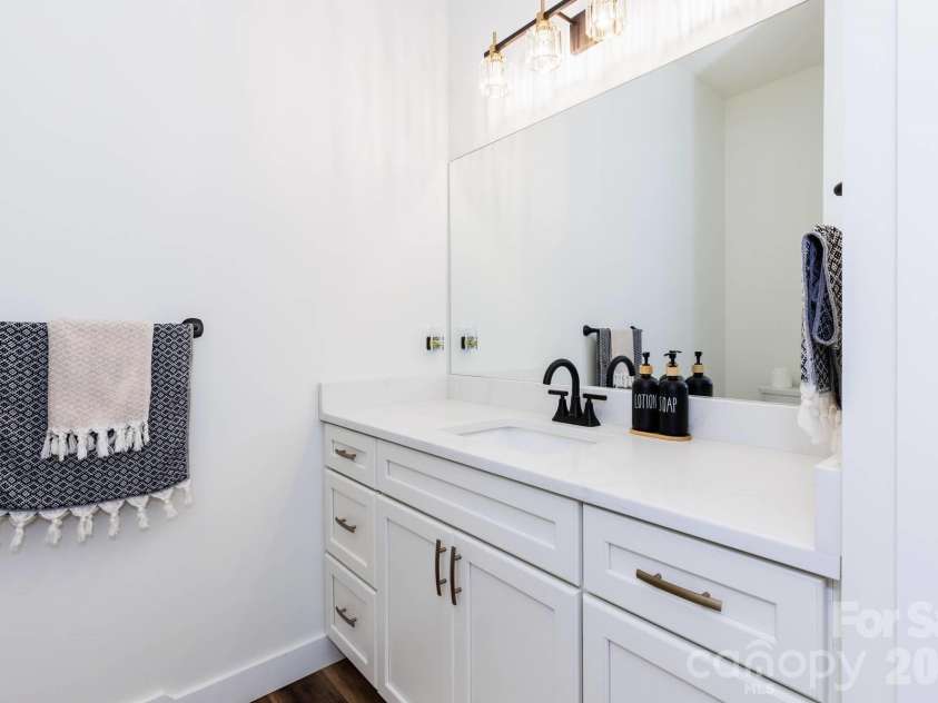 273 Alarka Point, Bryson City, NC 28713.  MLS# CAR4391193, YatesRealty ID 36534. Lower Level Bathroom