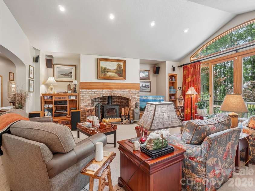 300 Pinnacle Peak Lane, Flat Rock, NC 28731.  MLS# CAR4401014, YatesRealty ID 36535. 