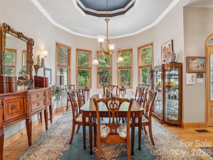 300 Pinnacle Peak Lane, Flat Rock, NC 28731.  MLS# CAR4401014, YatesRealty ID 36535. 