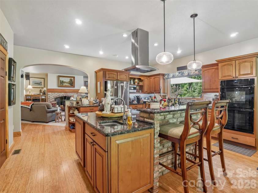 300 Pinnacle Peak Lane, Flat Rock, NC 28731.  MLS# CAR4401014, YatesRealty ID 36535. 