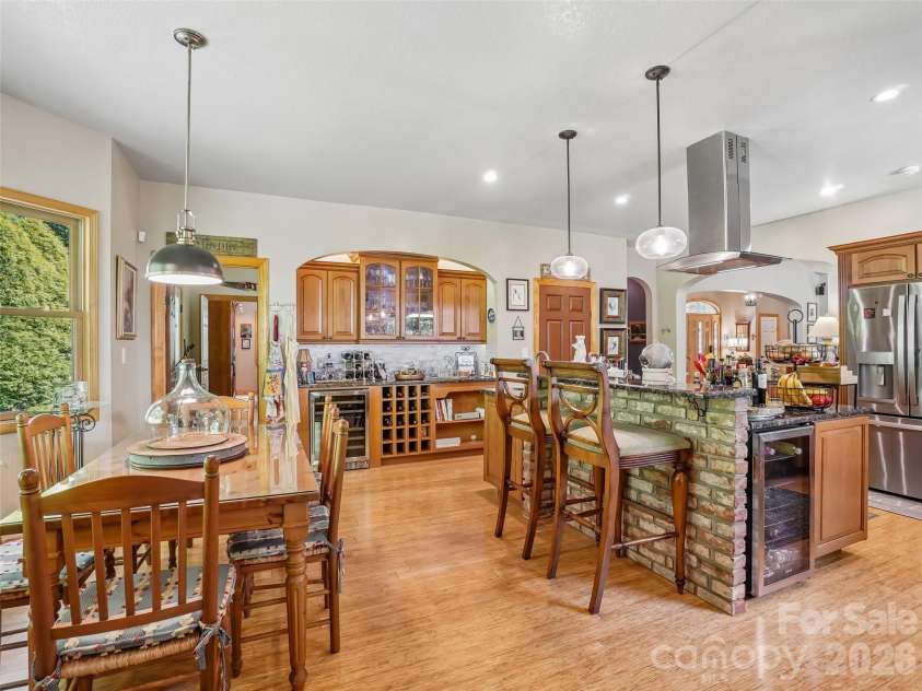 300 Pinnacle Peak Lane, Flat Rock, NC 28731.  MLS# CAR4401014, YatesRealty ID 36535. 