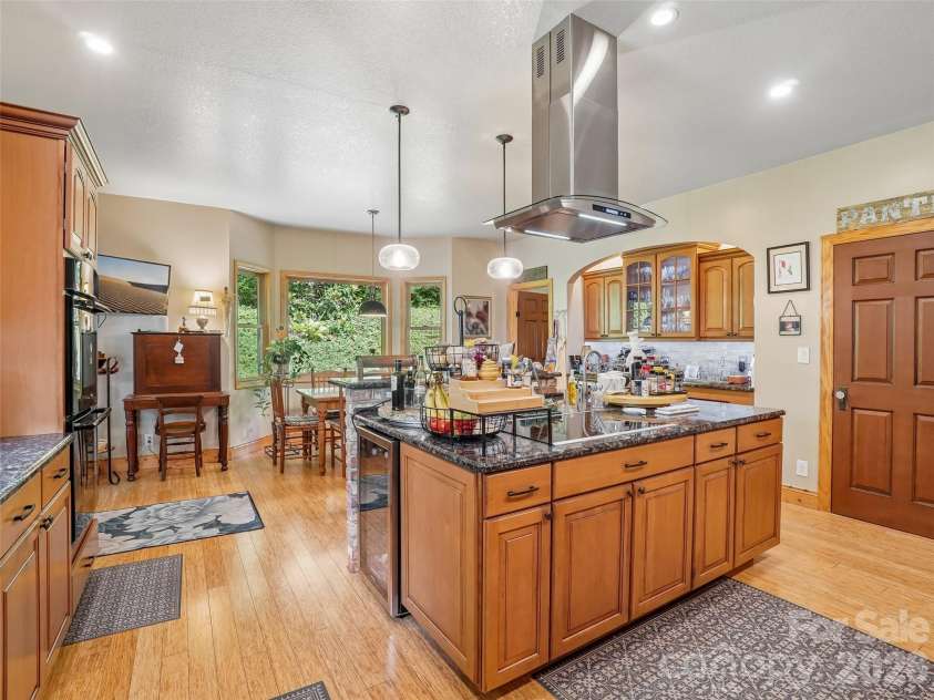 300 Pinnacle Peak Lane, Flat Rock, NC 28731.  MLS# CAR4401014, YatesRealty ID 36535. 
