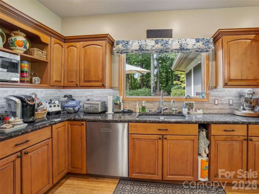 300 Pinnacle Peak Lane, Flat Rock, NC 28731.  MLS# CAR4401014, YatesRealty ID 36535. 