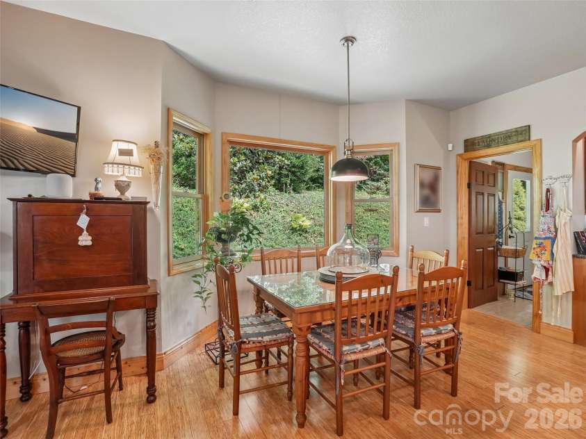 300 Pinnacle Peak Lane, Flat Rock, NC 28731.  MLS# CAR4401014, YatesRealty ID 36535. 