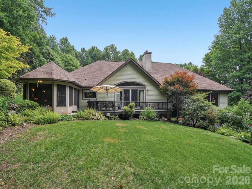 300 Pinnacle Peak Lane, Flat Rock, NC 28731.  MLS# CAR4401014, YatesRealty ID 36535. 