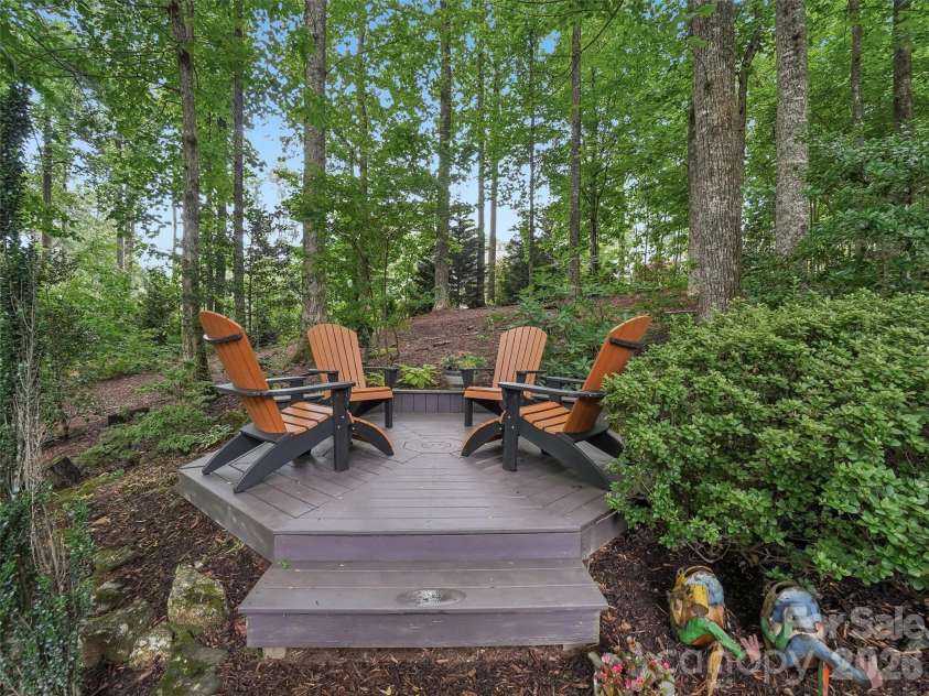 300 Pinnacle Peak Lane, Flat Rock, NC 28731.  MLS# CAR4401014, YatesRealty ID 36535. 