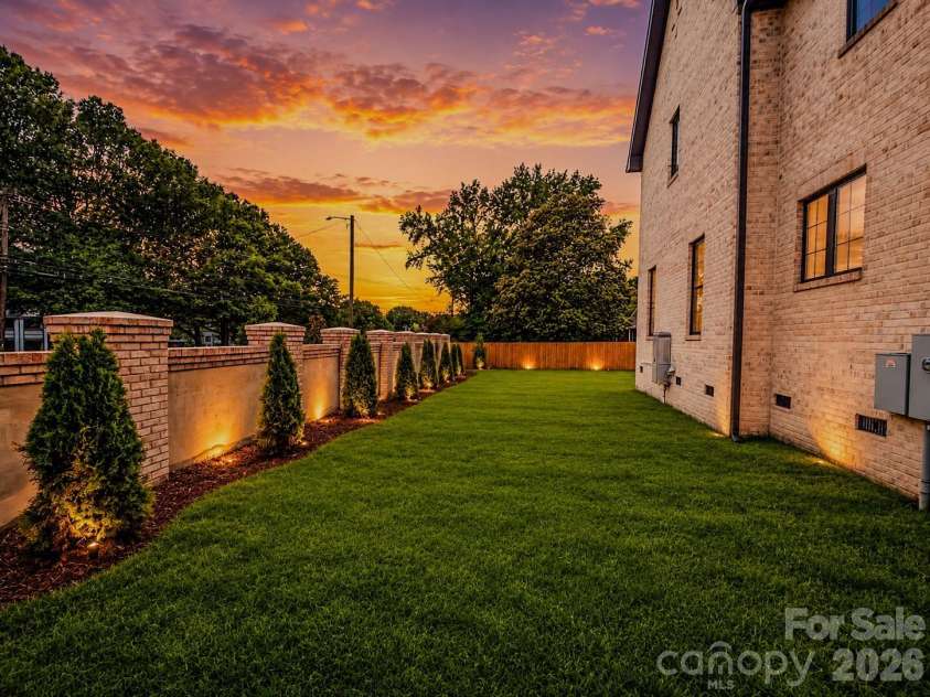 4828 Walker Road, Charlotte, NC 28211.  MLS# CAR4402962, YatesRealty ID 36538. 