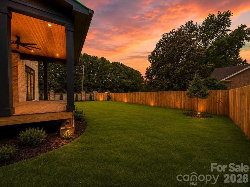 4828 Walker Road, Charlotte, NC 28211.  MLS# CAR4402962, YatesRealty ID 36538. 