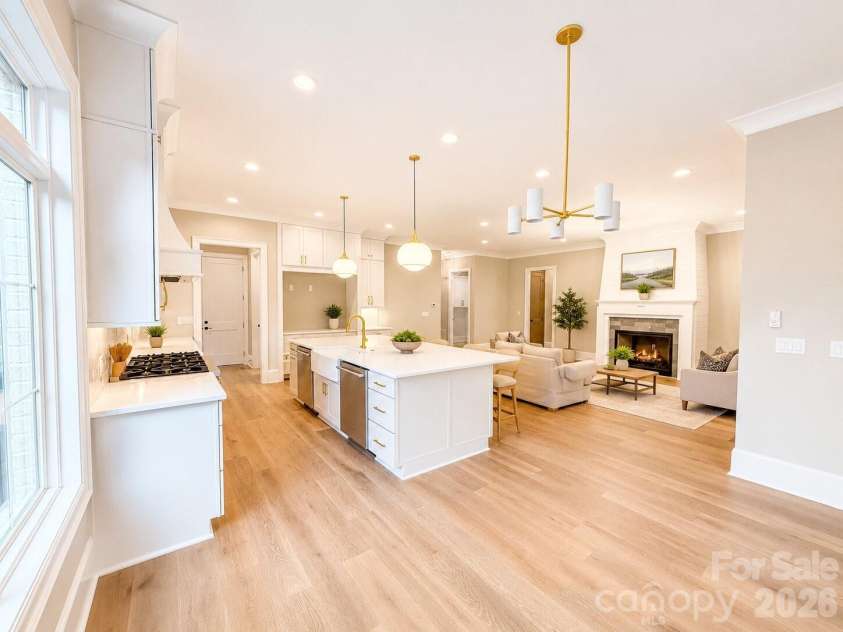 4828 Walker Road, Charlotte, NC 28211.  MLS# CAR4402962, YatesRealty ID 36538. 