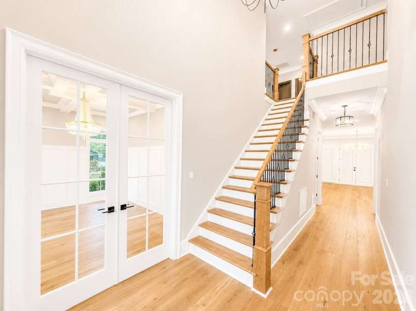 4828 Walker Road, Charlotte, NC 28211.  MLS# CAR4402962, YatesRealty ID 36538. 