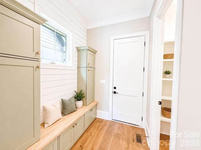 4828 Walker Road, Charlotte, NC 28211.  MLS# CAR4402962, YatesRealty ID 36538. 