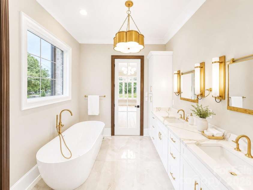 4828 Walker Road, Charlotte, NC 28211.  MLS# CAR4402962, YatesRealty ID 36538. 