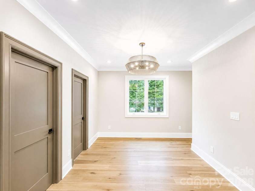 4828 Walker Road, Charlotte, NC 28211.  MLS# CAR4402962, YatesRealty ID 36538. 