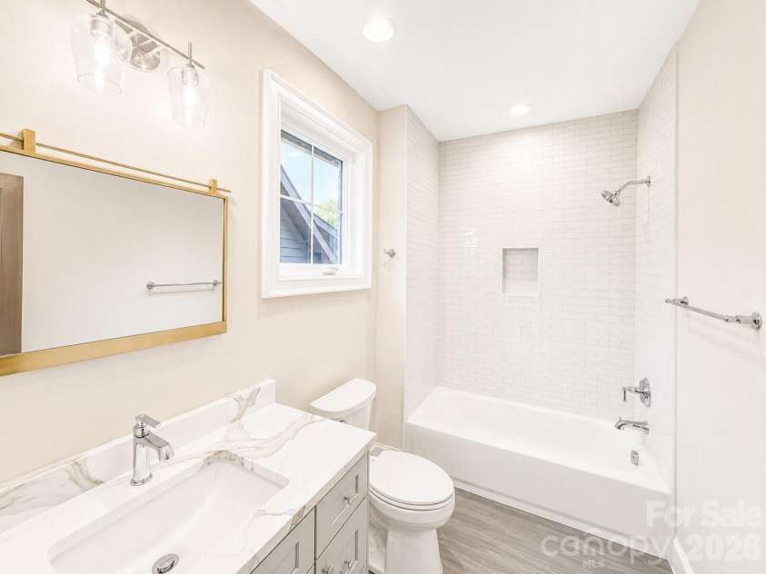 4828 Walker Road, Charlotte, NC 28211.  MLS# CAR4402962, YatesRealty ID 36538. 