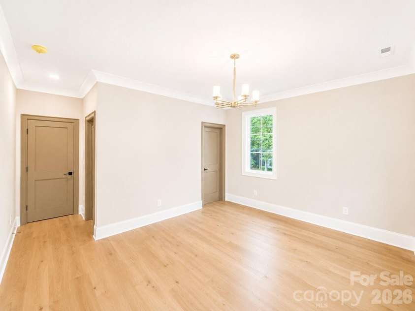 4828 Walker Road, Charlotte, NC 28211.  MLS# CAR4402962, YatesRealty ID 36538. 