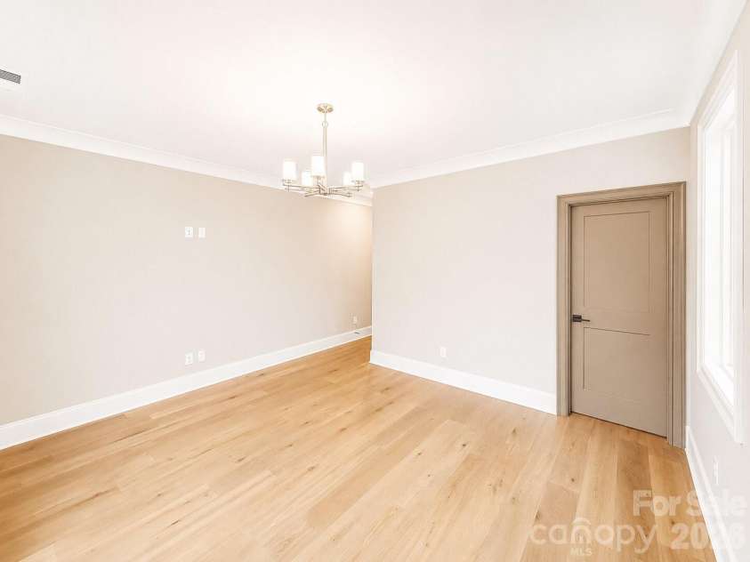 4828 Walker Road, Charlotte, NC 28211.  MLS# CAR4402962, YatesRealty ID 36538. 