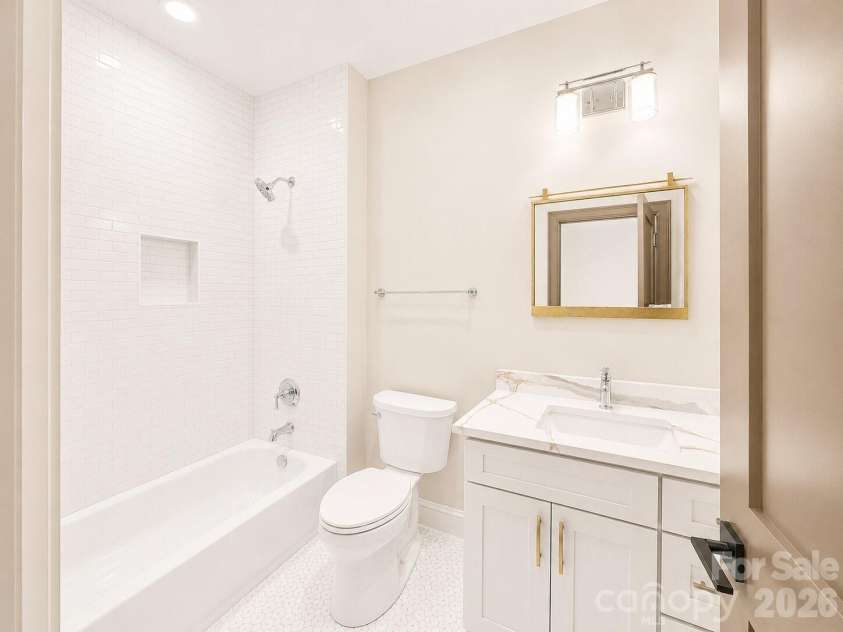 4828 Walker Road, Charlotte, NC 28211.  MLS# CAR4402962, YatesRealty ID 36538. 