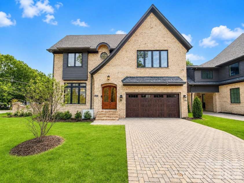 4828 Walker Road, Charlotte, NC 28211.  MLS# CAR4402962, YatesRealty ID 36538. 