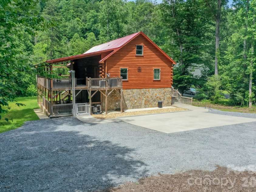 371 Redbird Drive, Lake Lure, NC 28746.  MLS# CAR4377100, YatesRealty ID 36539. 