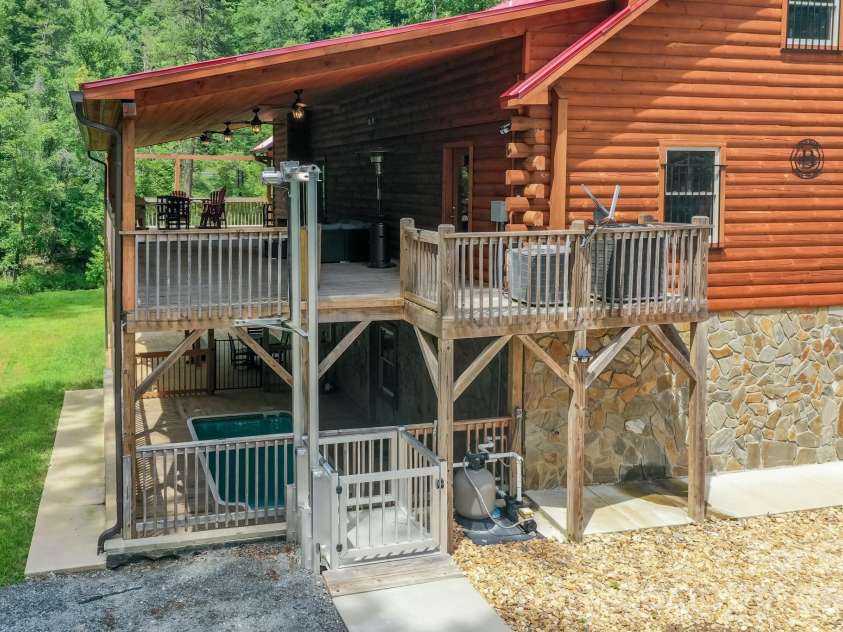 371 Redbird Drive, Lake Lure, NC 28746.  MLS# CAR4377100, YatesRealty ID 36539. 