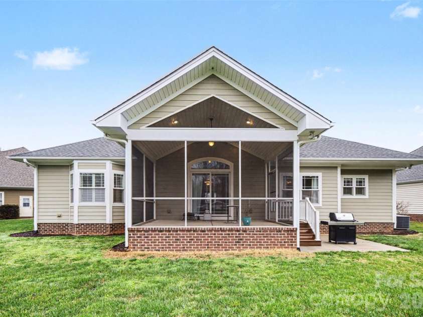 1139 Moray Court, Charlotte, NC 28211.  MLS# CAR4351091, YatesRealty ID 3654. Back Exterior