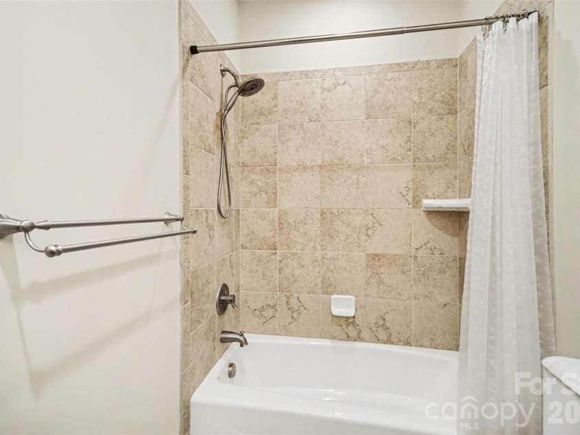 1139 Moray Court, Charlotte, NC 28211.  MLS# CAR4351091, YatesRealty ID 3654. Bathroom 2