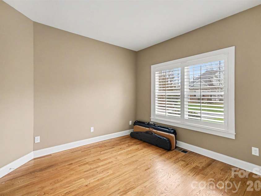 1139 Moray Court, Charlotte, NC 28211.  MLS# CAR4351091, YatesRealty ID 3654. Bedroom 3