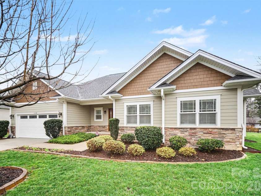 1139 Moray Court, Charlotte, NC 28211.  MLS# CAR4351091, YatesRealty ID 3654. Front Exterior