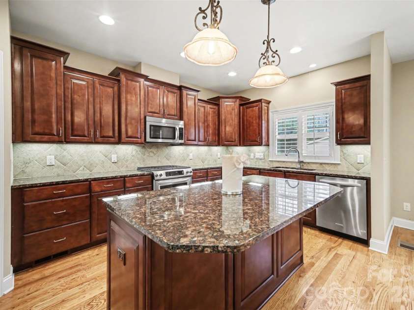 1139 Moray Court, Charlotte, NC 28211.  MLS# CAR4351091, YatesRealty ID 3654. Kitchen