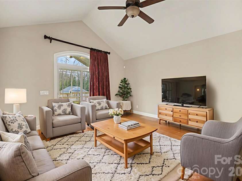 1139 Moray Court, Charlotte, NC 28211.  MLS# CAR4351091, YatesRealty ID 3654. Living Room *Virtually Staged*