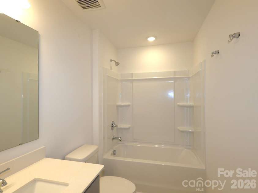 2704 Yeager Drive, Concord, NC 28027.  MLS# CAR4401233, YatesRealty ID 36541. Secondary bathroom