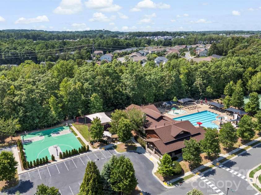 2238 Bluebell Way, Tega Cay, SC 29708.  MLS# CAR4400868, YatesRealty ID 36542. Community Amenities