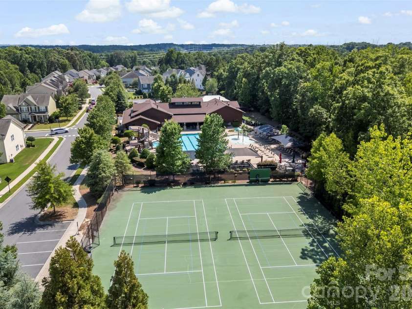 2238 Bluebell Way, Tega Cay, SC 29708.  MLS# CAR4400868, YatesRealty ID 36542. Community Amenities