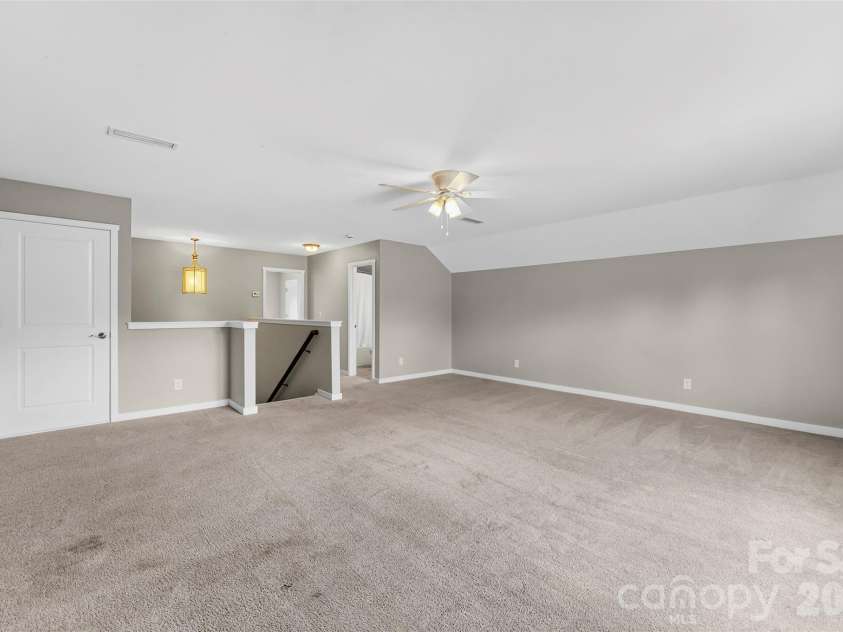 2238 Bluebell Way, Tega Cay, SC 29708.  MLS# CAR4400868, YatesRealty ID 36542. Flex Space/Loft - 3rd level