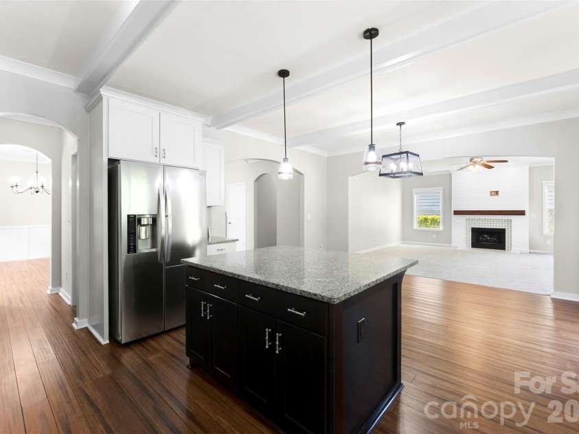 2238 Bluebell Way, Tega Cay, SC 29708.  MLS# CAR4400868, YatesRealty ID 36542. Kitchen