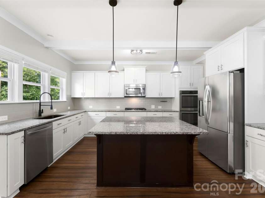 2238 Bluebell Way, Tega Cay, SC 29708.  MLS# CAR4400868, YatesRealty ID 36542. Kitchen