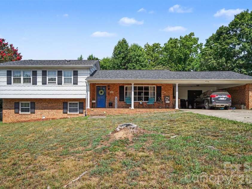 1220 Starlight Drive, Shelby, NC 28152.  MLS# CAR4401292, YatesRealty ID 36544. 