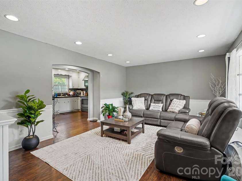 1220 Starlight Drive, Shelby, NC 28152.  MLS# CAR4401292, YatesRealty ID 36544. 
